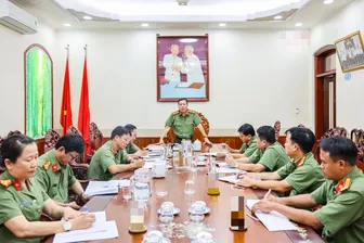 Lãnh đạo Công an TP Cần Thơ làm việc với các đơn vị trực thuộc
