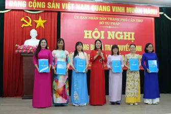 Sở Tư pháp Cần Thơ trao quyết định bổ nhiệm các trưởng phòng, Trung tâm trực thuộc