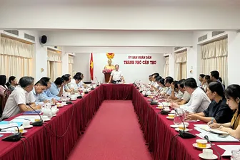 Lãnh đạo thành phố làm việc với các Ban quản lý dự án,
Sở Giáo dục và Đào tạo, Sở Nông nghiệp và Môi trường,
Sở Khoa học và Công nghệ, Sở Y tế