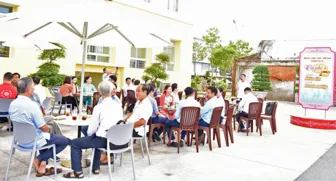 Lần đầu tiên phường Phú Lợi tổ chức “Cà phê với nhân dân và doanh nghiệp”