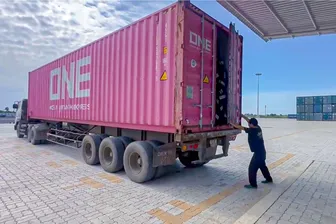 Cảng cạn Tân Cảng Mộc Bài đón container thông quan đầu tiên từ Campuchia về Việt Nam