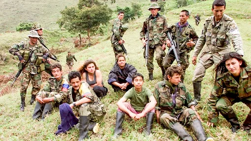 Các nhóm chiến binh Colombia tăng cường chiêu mộ trẻ em