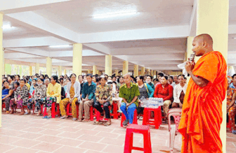 យក​ចិត្ត​ទុក​ដាក់​គិត​គូរ​ដល់​គ្រួ​សារ​គោល​នយោ​បាយ គ្រួ​សារ​ក្រី​ក្រ