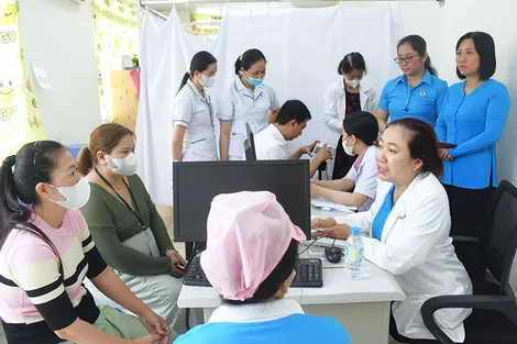 Tiếp thêm niềm tin, sức khỏe cho người lao động