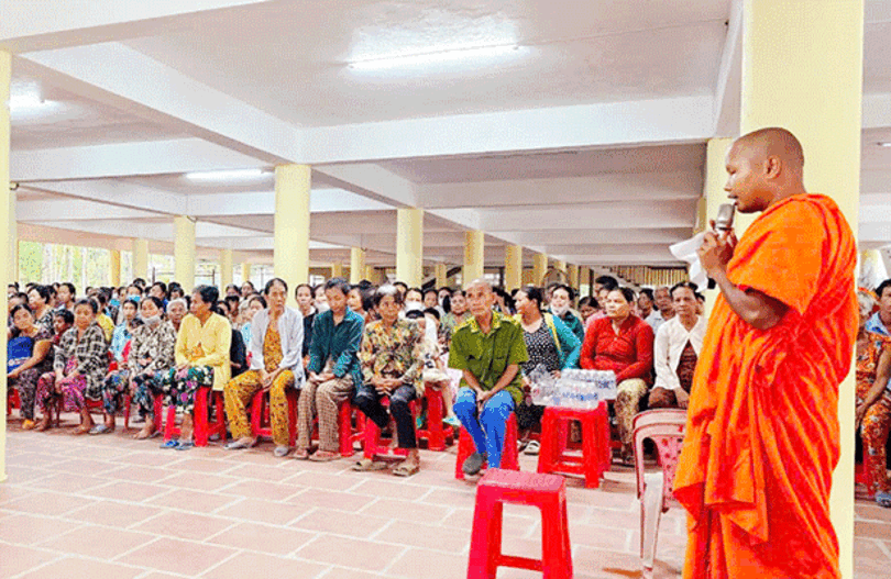 យក​ចិត្ត​ទុក​ដាក់​គិត​គូរ​ដល់​គ្រួ​សារ​គោល​នយោ​បាយ គ្រួ​សារ​ក្រី​ក្រ