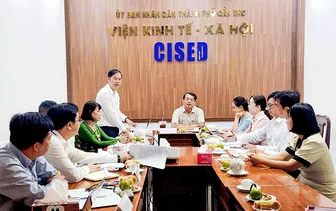 Phó Chủ tịch UBND thành phố Nguyễn Văn Khởi làm việc với Viện Kinh tế - Xã hội TP Cần Thơ