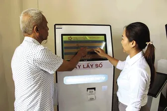 Công chức tận tâm, người dân hài lòng