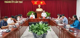 Lãnh đạo thành phố góp ý dự thảo văn kiện đại hội đảng bộ các xã, phường