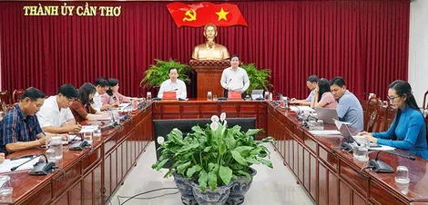 Lãnh đạo thành phố góp ý dự thảo văn kiện đại hội đảng bộ các xã, phường