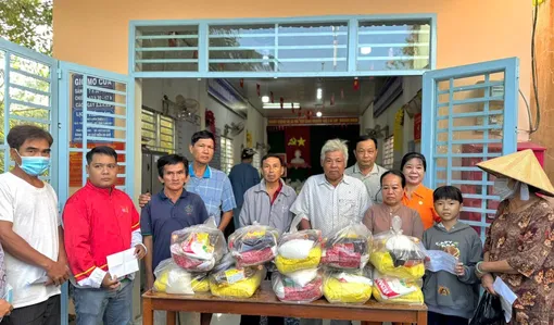 Làm theo Bác bằng những hành động thiết thực