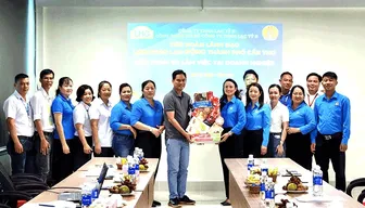 Lãnh đạo LÐLÐ TP Cần Thơ làm việc với Công đoàn cơ sở Công ty TNHH Lạc Tỷ II