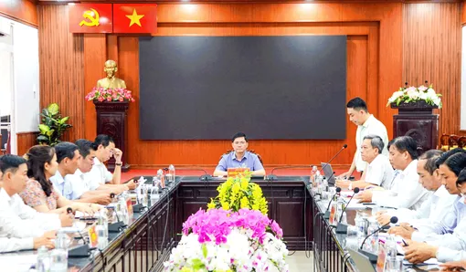 Lãnh đạo Thành ủy làm việc với các xã, phường