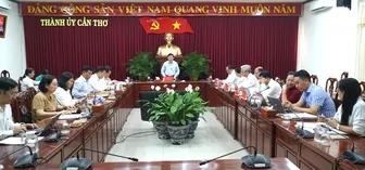 Lãnh đạo TP Cần Thơ góp ý văn kiện Đại hội Đảng bộ Trường Đại học Y Dược Cần Thơ