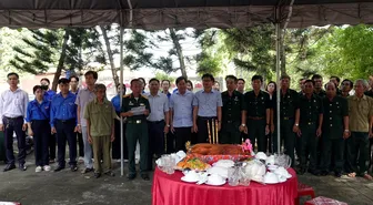 Tri ân các anh hùng liệt sĩ