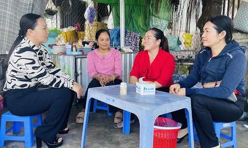 Đồng hành cùng chị em vượt khó Đồng hành cùng chị em vượt khó