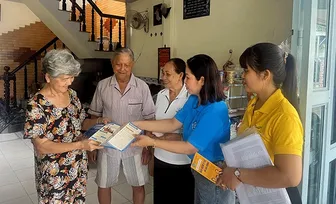 Ðưa chính sách pháp luật về bảo hiểm xã hội tự nguyện, bảo hiểm y tế đến với người dân