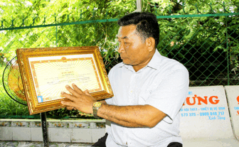 ធ្វើ​មាន​សម្រាប់​គ្រួ​សារ​និង​សហគមន៍