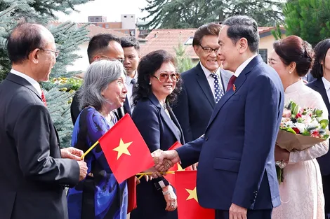 Chủ tịch Quốc hội Trần Thanh Mẫn gặp gỡ cộng đồng người Việt Nam tại Thụy Sĩ