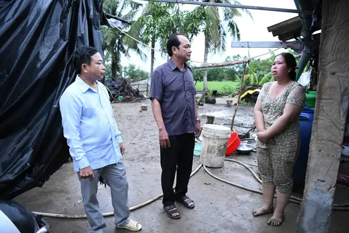 Mưa kèm theo giông lốc làm hư hại 7 căn nhà ở xã Long Phú Mưa kèm theo giông lốc làm hư hại 7 căn nhà ở xã Long Phú