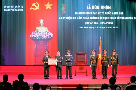Bộ Chỉ huy Quân sự TP Cần Thơ tổ chức Lễ đón nhận Huân chương Bảo vệ Tổ quốc hạng Nhì