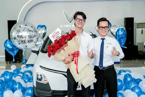 Chuyện hi hữu: Mua xe điện VinFast không chỉ tiết kiệm mà còn... trúng thêm xe