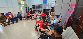 Thêm nhiều người tình nguyện hiến máu