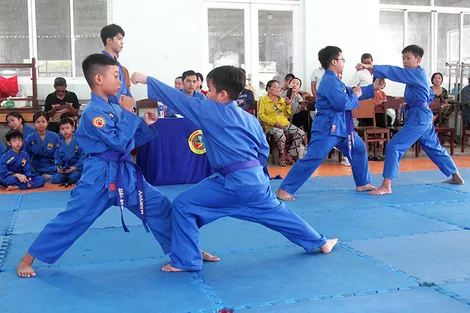 Hơn 150 võ sinh thi thăng cấp sơ đẳng Vovinam tại phường Long Tuyền
