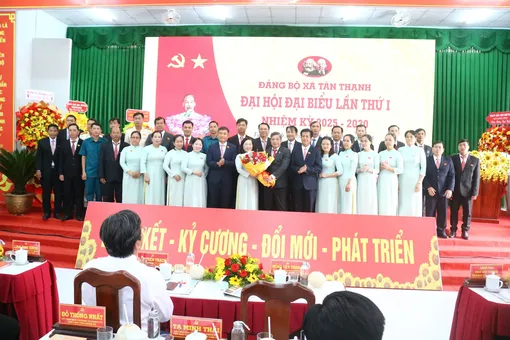 Tân Thạnh chăm lo nguồn nhân lực, phổ cập kỹ năng số, tạo việc làm, tăng thu nhập cho người dân