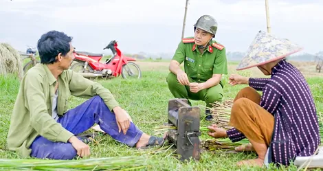 Câu chuyện thời sự trong “Có anh, nơi ấy bình yên”