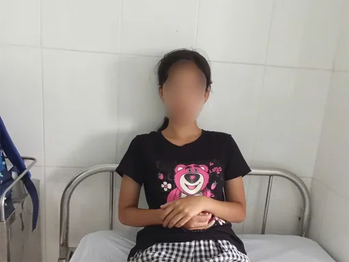 Thăm hỏi, hỗ trợ cháu gái 14 tuổi bị đánh hội đồng Thăm hỏi, hỗ trợ cháu gái 14 tuổi bị đánh hội đồng