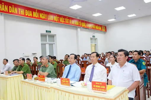 Phát huy tinh thần cảnh giác, mạnh dạn đấu tranh, tố giác tội phạm và bảo vệ người yếu thế