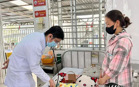 “Điểm tựa”​ của bệnh nhân mắc bệnh về máu có hoàn cảnh khó khăn ở miền Tây