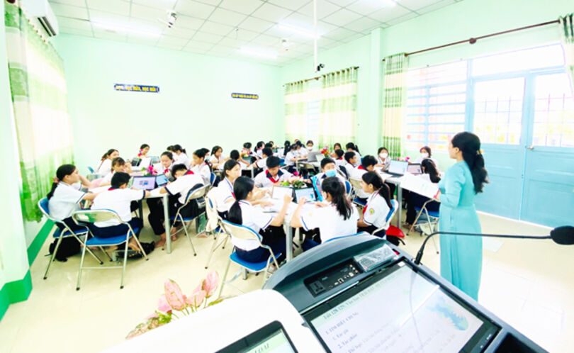 នឹង​ធ្វើ​ការ​កែ​សម្រួល​កម្ម​វិធី​សិក្សា​និង​ខ្លឹម​សារ​សៀវ​ភៅ​សិក្សា​គោល