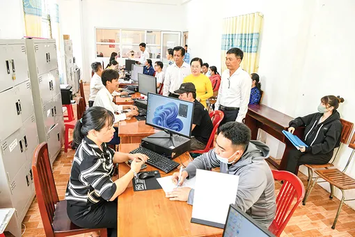 Thời điểm cán bộ, công chức, viên chức và người lao động nghỉ việc để hưởng chính sách, chế độ muộn nhất là ngày 1-9-2025