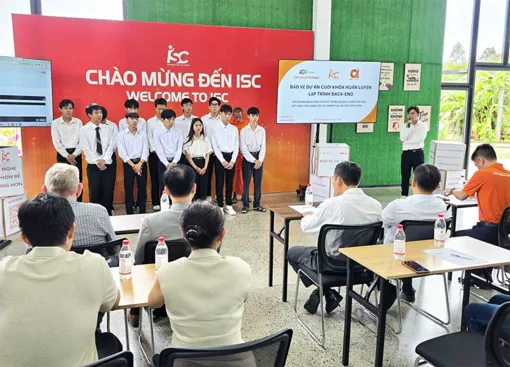 ISC tổ chức buổi bảo vệ dự án, bế giảng Khóa huấn luyện back-end K2 và phỏng vấn tuyển dụng