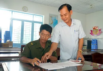 Cố gắng làm nhiều việc có lợi cho dân