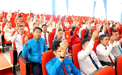 មហា​សន្និ​បាត​តំ​ណាង​បក្ខ​ភាគ​បណ្តា​ស្ថា​ប័ន​បក្ស​ក្រុង​កឹង​ធើ អា​ណត្តិ​កាល​ ២០២៥​-២០៣០ ជោគ​ជ័យ​ល្អ​ប្រ​សើរ​