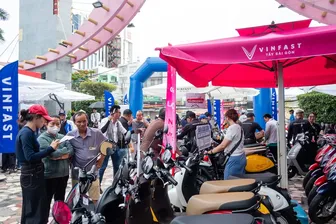 Lên đời xe máy điện VinFast, khách hàng khẳng định: “Mức giá quá tốt, không thể tốt hơn”