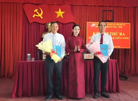 Công bố nghị quyết chỉ định chức vụ trưởng các ban của HĐND xã Thạnh An