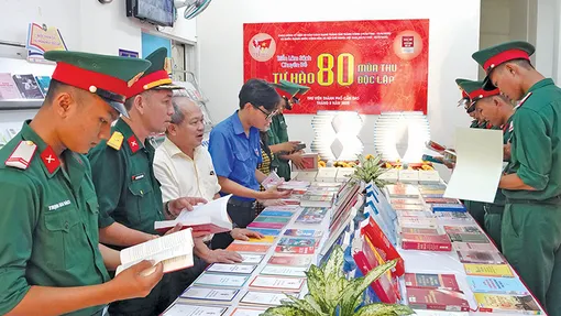Khai mạc triển lãm sách “Tự hào 80 mùa thu độc lập”