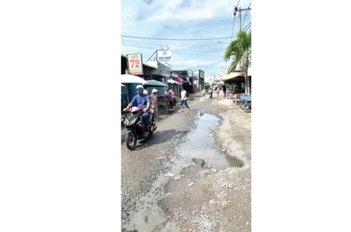 Đường Tầm Vu xuống cấp nghiêm trọng