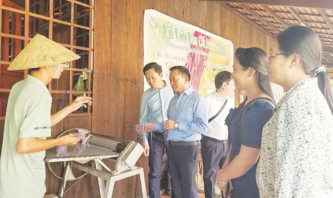 Thương mại, du lịch tiếp tục tăng trưởng