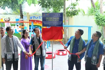 Tuổi trẻ Cần Thơ “tiếp sức đến trường”