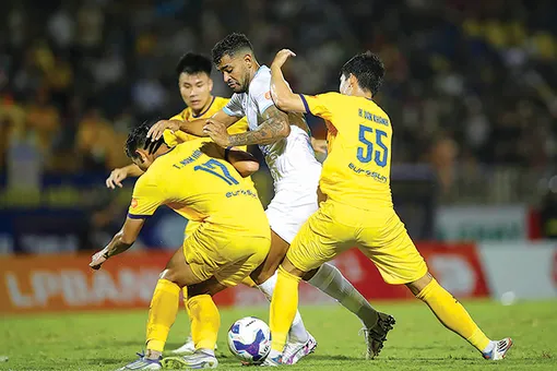 Vòng 3 V.League 2025-2026: Khi nhà vô địch bị tổn thương