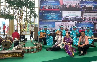 TP Cần Thơ quảng bá nét đẹp Đờn ca tài tử Nam Bộ và nhạc Ngũ âm tại Thủ đô Hà Nội