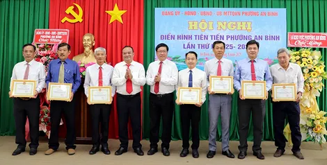 Phường An Bình tuyên dương các điển hình tiên tiến trong phong trào thi đua yêu nước