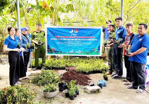 Đa dạng hoạt động chào mừng 80 năm Cách mạng Tháng Tám thành công và Quốc khánh 2-9 Đa dạng hoạt động chào mừng 80 năm Cách mạng Tháng Tám thành công và Quốc khánh 2-9