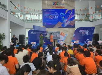 Công an TP Cần Thơ tập huấn kỹ năng an toàn giao thông, phòng, chống bạo lực học đường cho học sinh