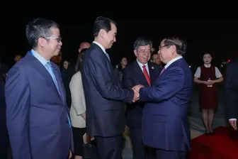 Thủ tướng Phạm Minh Chính tới Thiên Tân bắt đầu chuyến công tác dự Hội nghị thượng đỉnh Tổ chức Hợp tác Thượng Hải