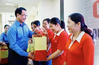 Dưới cờ Đảng vẻ vang, giai cấp công nhân viết tiếp trang sử vàng, vững tin bước vào kỷ nguyên mới